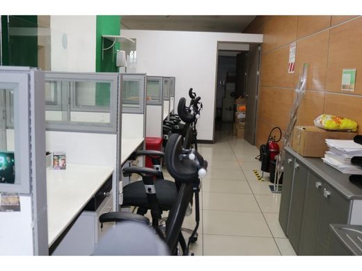 Edificio en San José, Cantón de San José