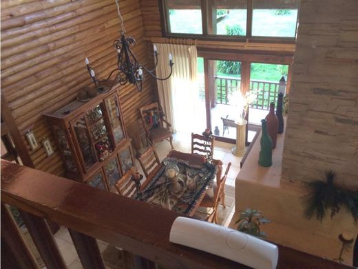 Casa de lujo en San Rafael, Provincia de Heredia