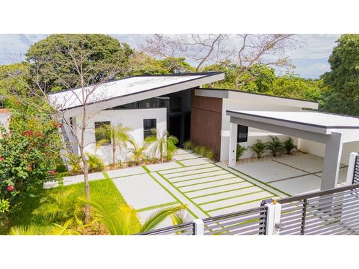 Maison de luxe à Coco, Sardinal, Carrillo