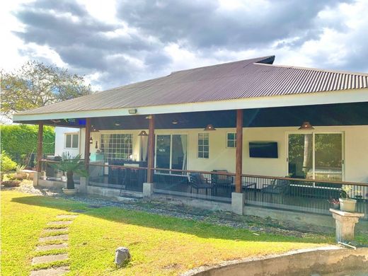 Casa di lusso a Guácima, Cantón de Alajuela