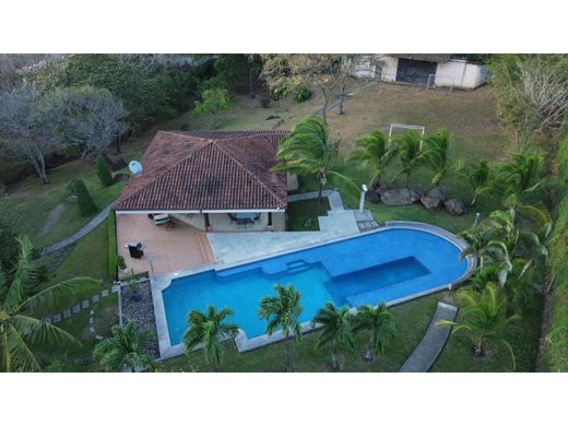 Casa di lusso a Turrúcares, Cantón de Alajuela
