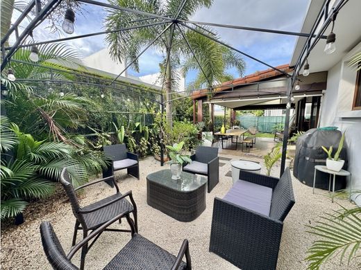 Santa Ana, Provincia de San Joséの高級住宅