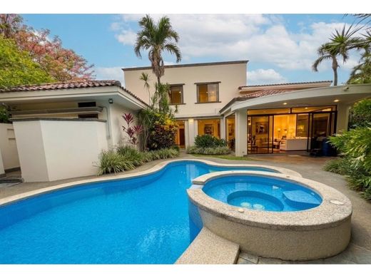 Luxury home in Santa Ana, Provincia de San José