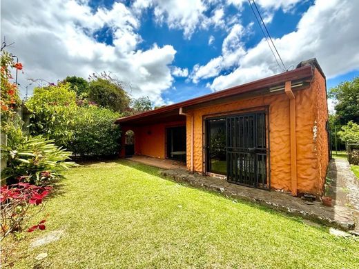 Luxury home in Curridabat, Provincia de San José