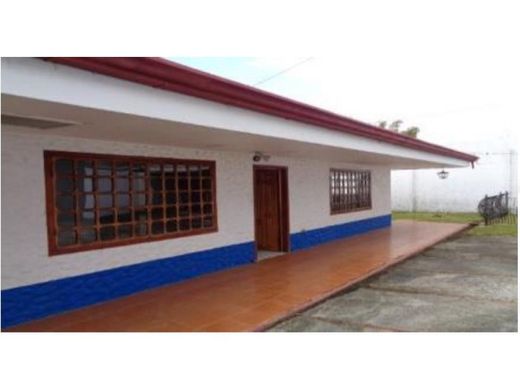 Πολυτελή κατοικία σε Santo Domingo, Provincia de Heredia
