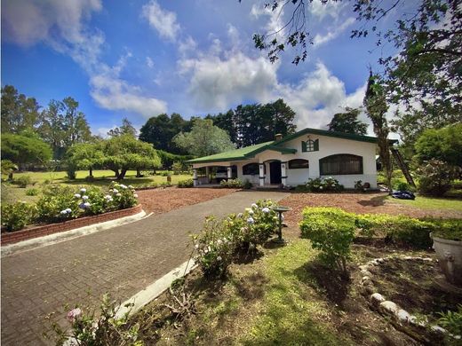 Luxe woning in San Rafael, Provincia de Heredia