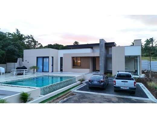 Luxury home in San Ramón, Provincia de Alajuela