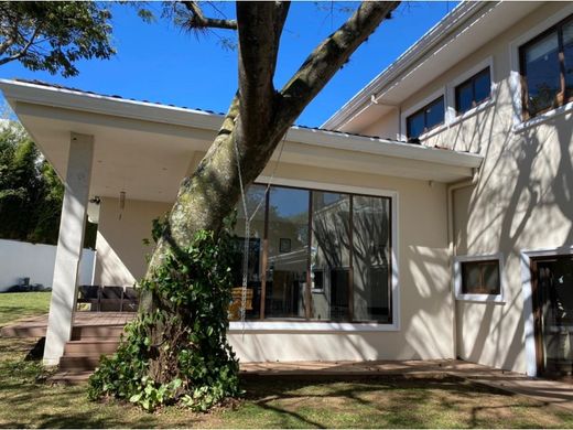 Luxury home in Santa Ana, Provincia de San José