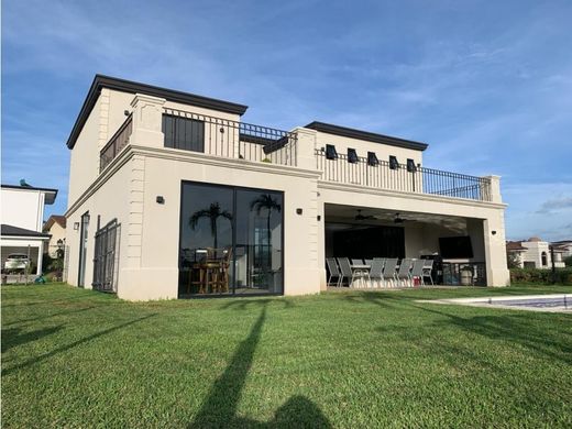 Luxury home in Guácima, Cantón de Alajuela