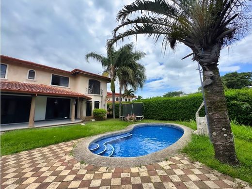 Luxury home in Santa Ana, Provincia de San José