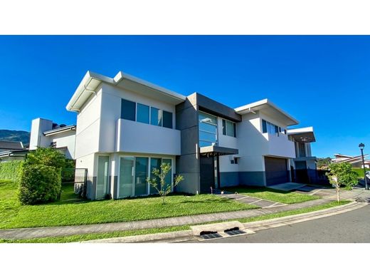 Κτίριο σε Santa Ana, Provincia de San José