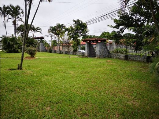 Luxury home in Echeverría, Flores