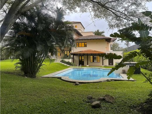 Luxury home in Santa Ana, Provincia de San José