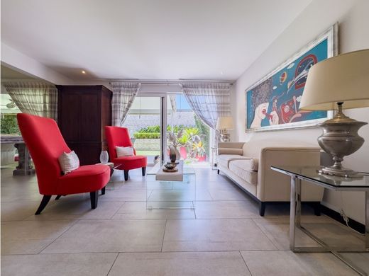 Luxus-Haus in Escazú, Provincia de San José