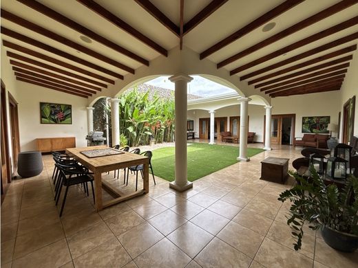 Casa di lusso a Escazú, Provincia de San José