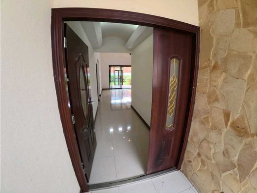 Casa di lusso a Santo Domingo, Provincia de Heredia
