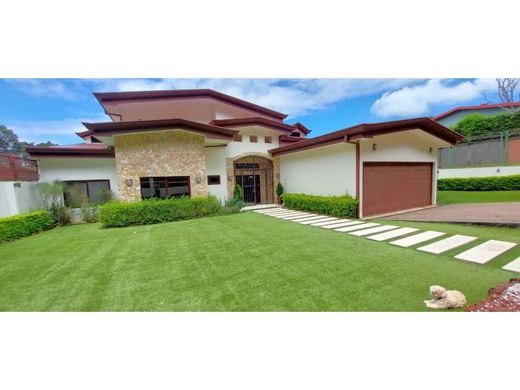 Luxury home in San Rafael, Provincia de Heredia