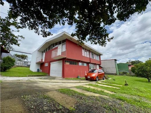 Luxus-Haus in San Pedro, Montes de Oca