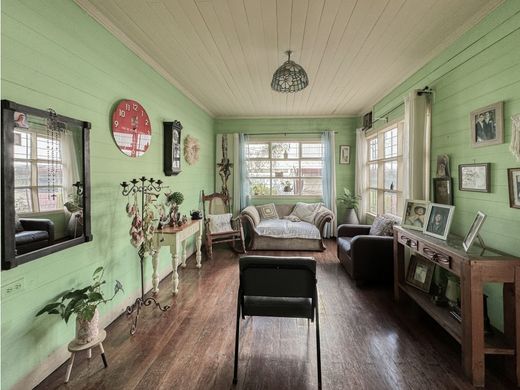 토지 / Escazú, Provincia de San José