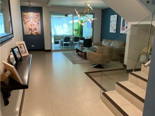 Complesso residenziale a Escazú, Provincia de San José