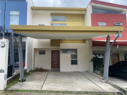 Edificio en San José, Cantón de San José