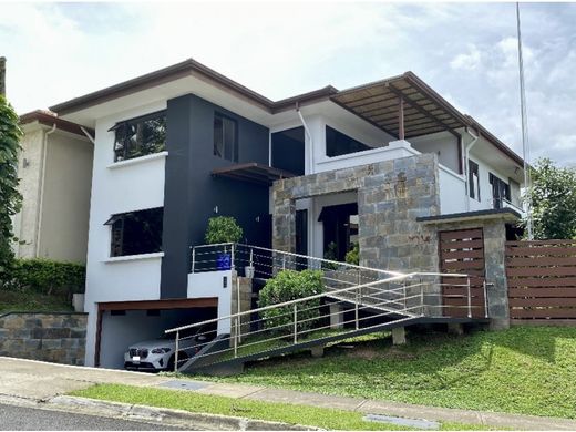 Luxe woning in Heredia, Cantón de Heredia