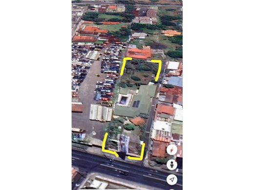 Land in Echeverría, Flores