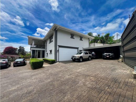Luxury home in Escazú, Provincia de San José
