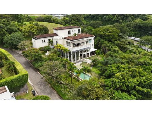 منزل ﻓﻲ Santa Ana, Provincia de San José