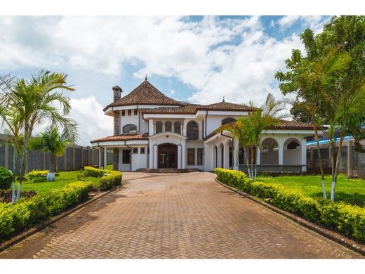 Country House in San Josecito, San Isidro