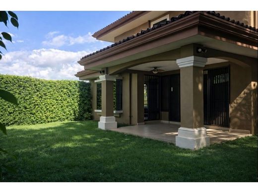 Casa de lujo en Escazú, Provincia de San José