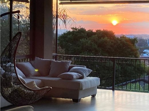 Luxury home in Santa Ana, Provincia de San José