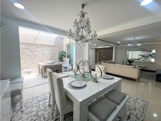 ‏בתי יוקרה ב  Escazú, Provincia de San José