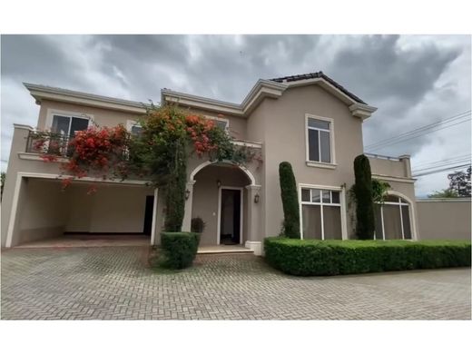 Casa di lusso a Curridabat, Provincia de San José
