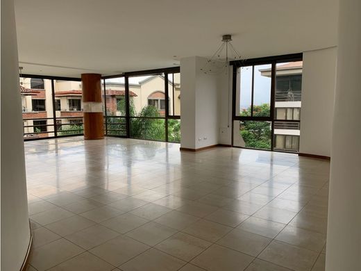 Escazú, Provincia de San Joséのアパートメント