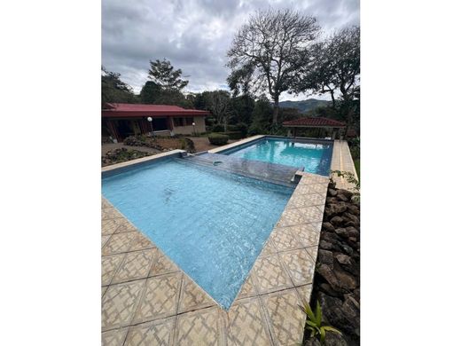 Casa de lujo en Atenas, Provincia de Alajuela