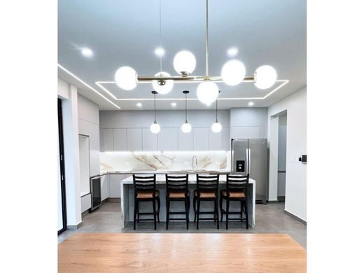 Luxus-Haus in Guácima, Cantón de Alajuela