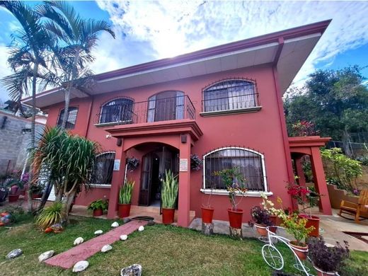 Luxury home in Escazú, Provincia de San José