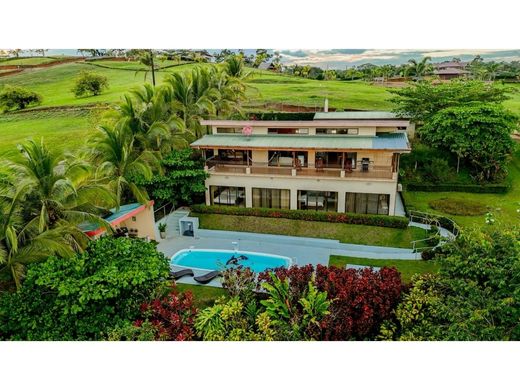 Luxury home in Quesada, San Carlos