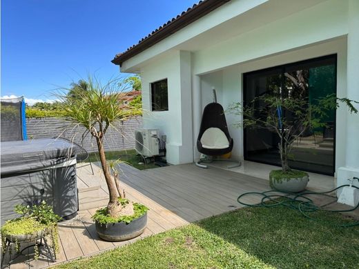 Casa di lusso a Santa Ana, Provincia de San José