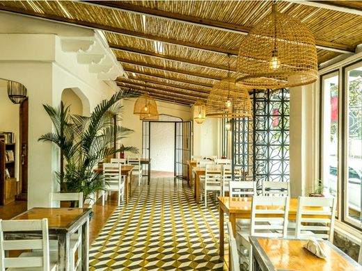 Hotel en Escalante, Goicoechea