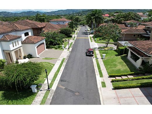 Residential complexes in Santa Ana, Provincia de San José