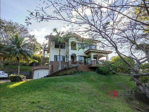 Luxus-Haus in Colon, Mora