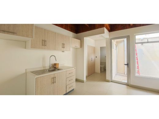 Piso / Apartamento en Mata de Palo, Cantón de San José