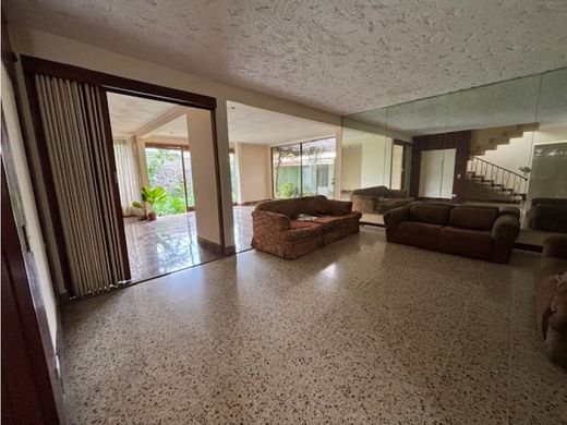 Luxus-Haus in Escalante, Goicoechea