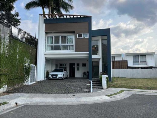 Casa de lujo en Santa Ana, Provincia de San José