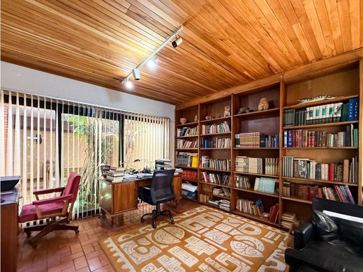 Luxury home in Belén, Carrillo