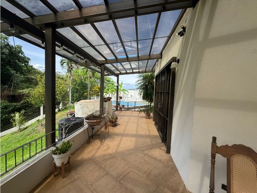 Загородный Дом, Garita, La Cruz