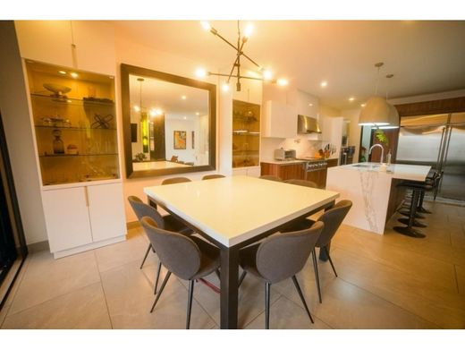 Luxe woning in Santa Ana, Provincia de San José