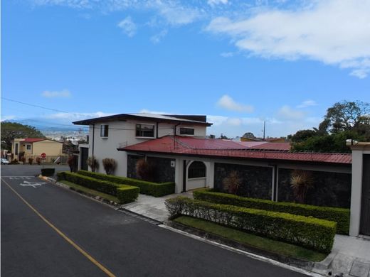 Luxury home in Guadalupe, Goicoechea
